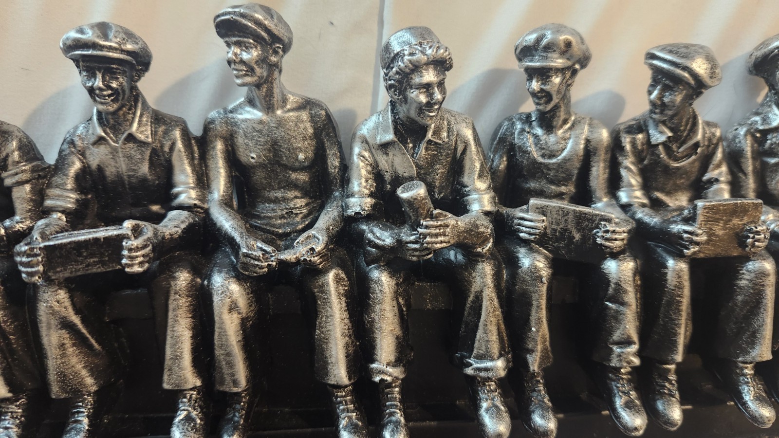 “Lunch Atop a Skyscraper Resin Sculpture – Construction Workers on Beam – Broken