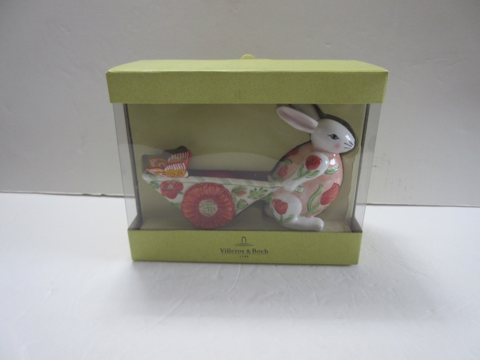 VTG Villeroy & Boch Eastern Fantasy Bunny w/ Cart POPPY Porcelain Figurine & Box