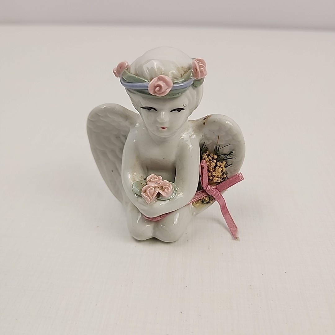 Vintage Porcelain Cherub angel boy with flowers, Made in china