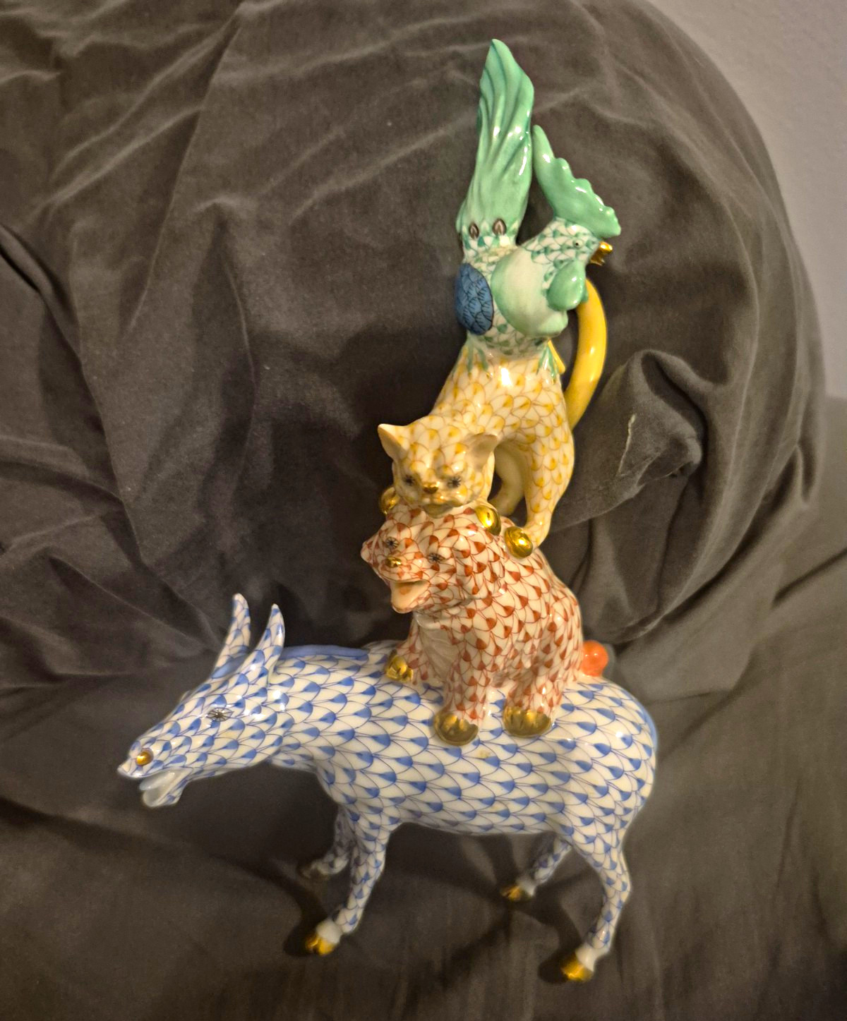 Herend RESERVE COLLECTION “Town Musicians Of Bremen” Fishnet Design