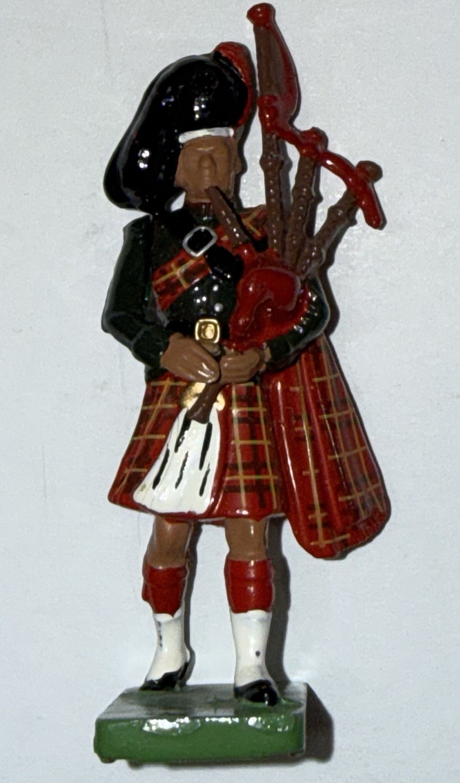 Vntg 1990 UK Metal Scottish Bagpiper Hand Painted Pewter Figure Britain England