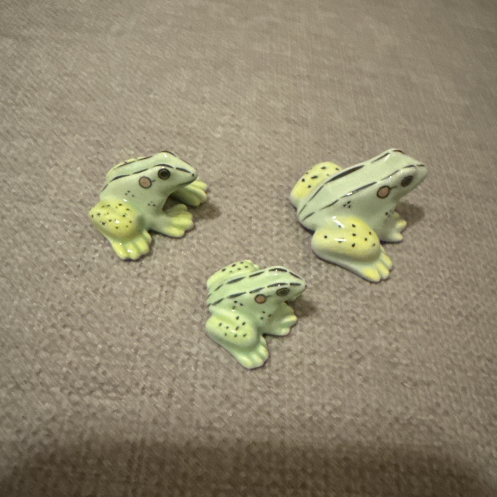 Mini Green Frog Family Figurines, 3 Piece Ceramic Miniatures