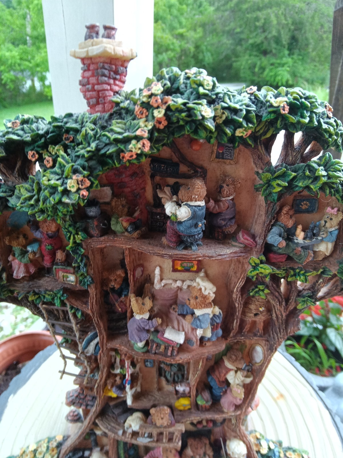 Danbury Mint/The Boyds Bears Tree house – Sculpture Table top or Wall Plaque