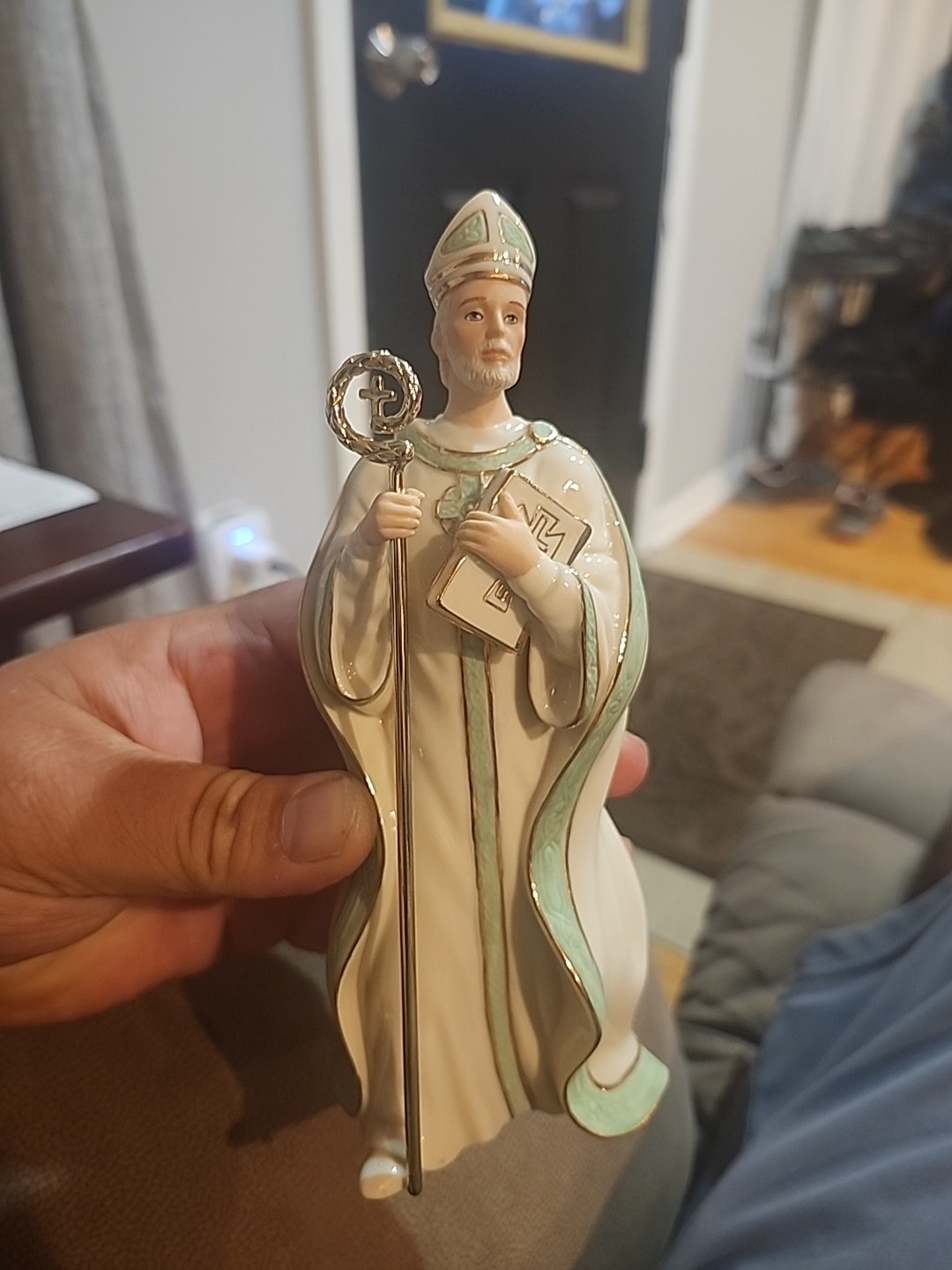 Lenox St. Patrick’s Prayer Figurine 7.5″ Vintage Gold-Trimmed