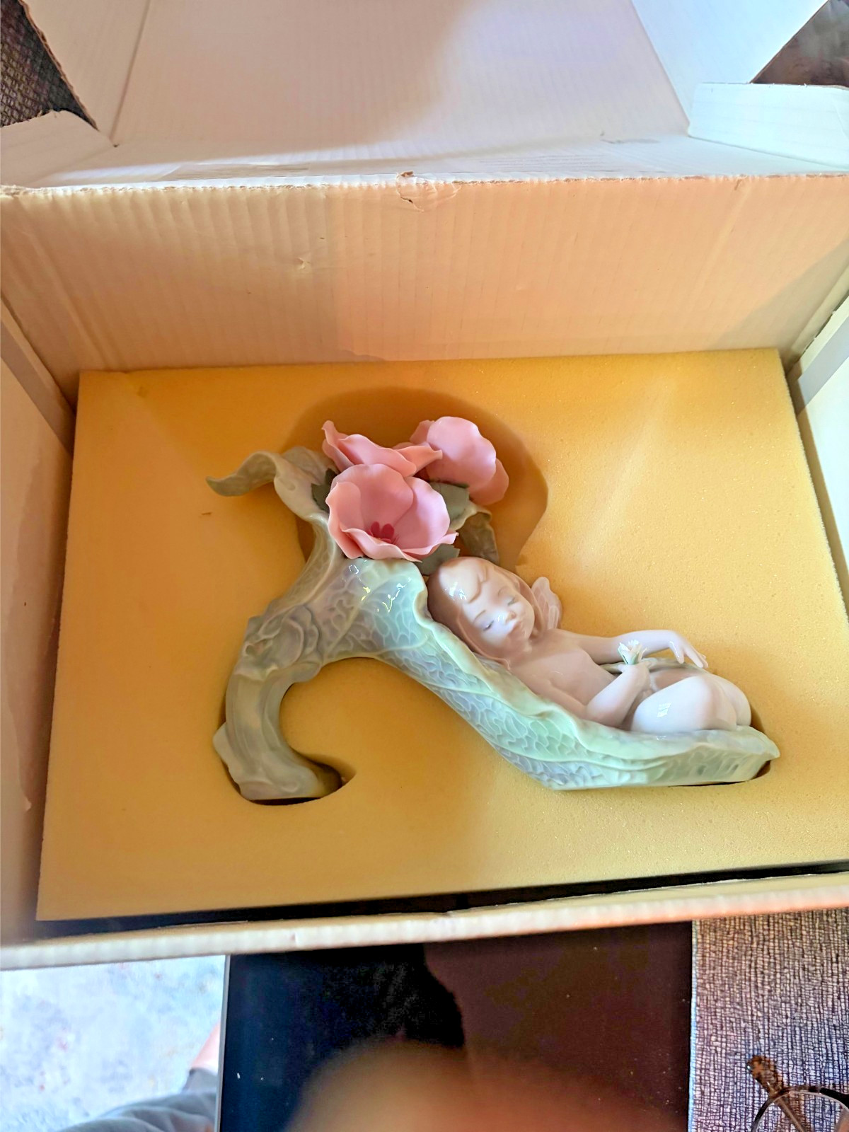 Lladro – Beautiful Little Cherub Angel in Original box