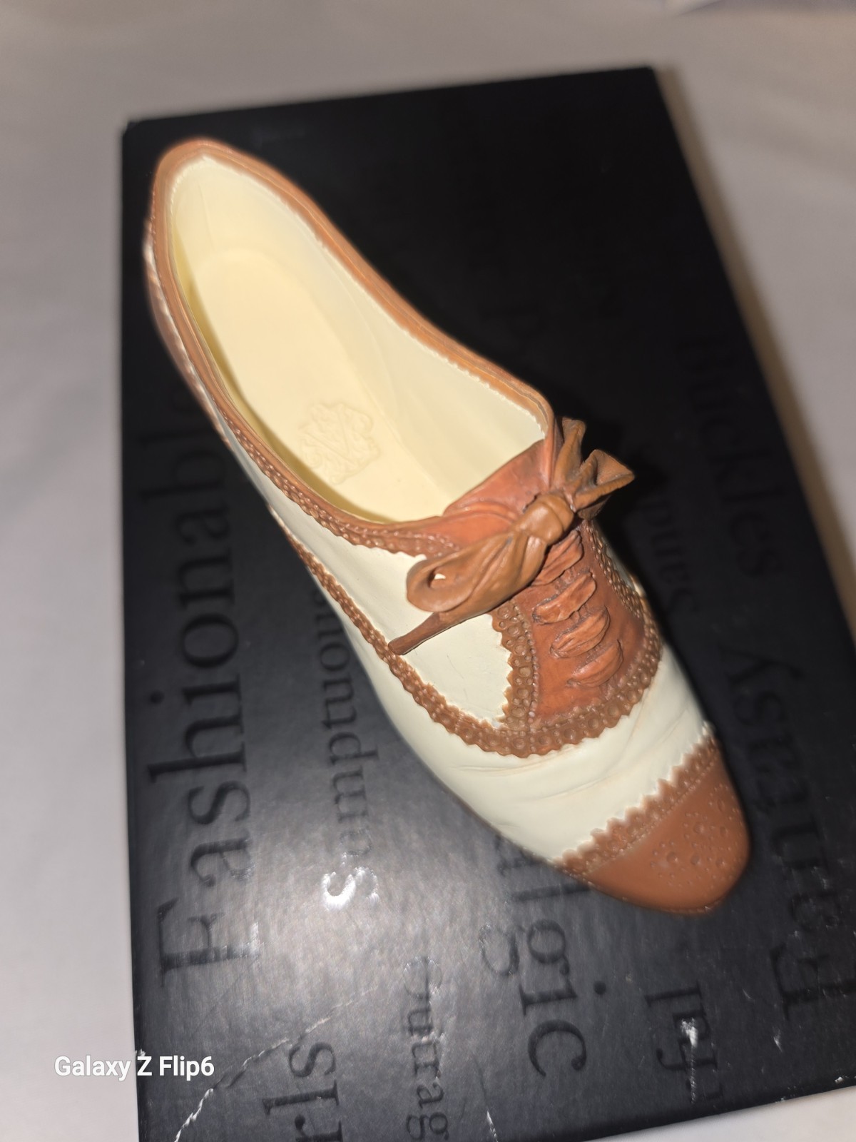 Just the Right Shoe by Raine Brogue Ballyhoo Brown/Beige Resin Boxed 1995