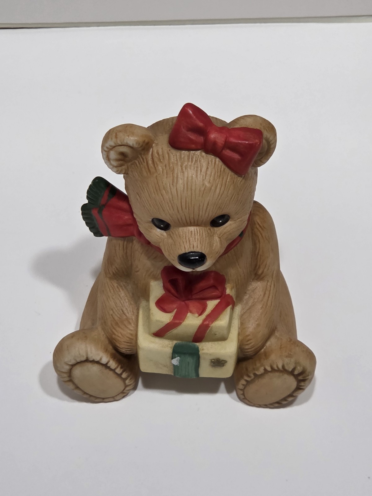 HOMCO Christmas Brown Bear with Christmas Present Red Bow 5505