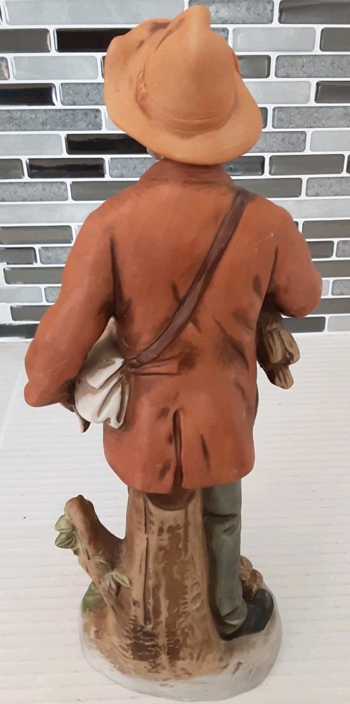 Home Interiors Vtg Figurine #8884 Old Man Carrying Wood Porcelain Figure