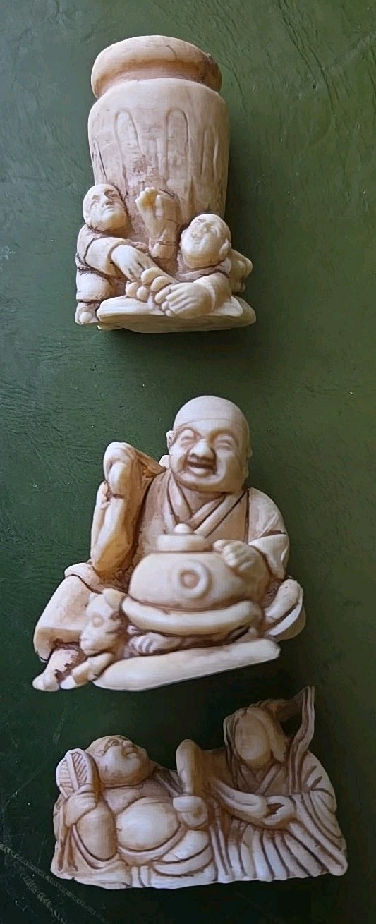 VTG Set of 3 Asian Figurines Statues Miniature Brown / Beige ~ 1″ – 1 1/2″ Tall