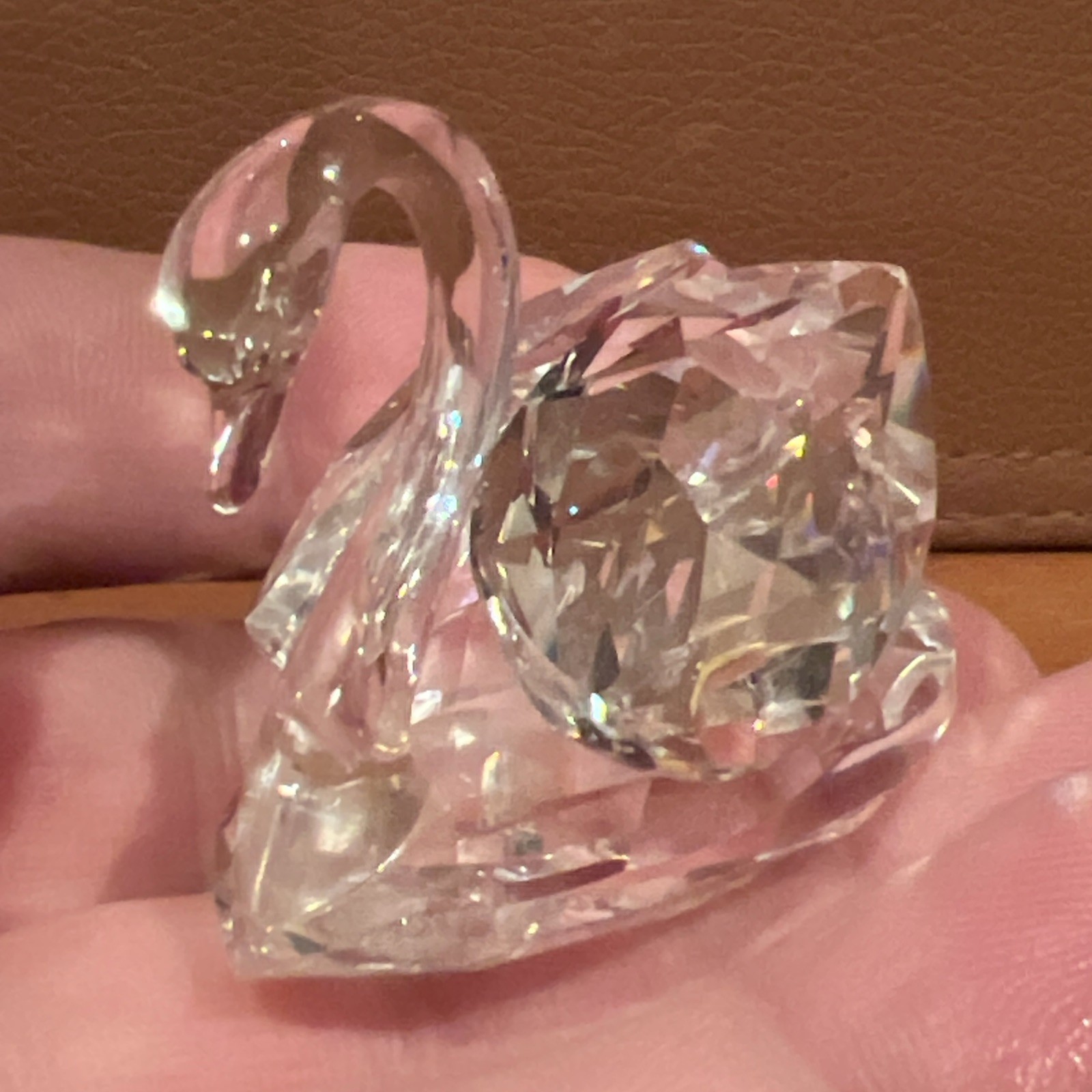 Swarovski Crystal “Beauties of the Lake” Swan Figurine 2 1/2″ x 1 1/2″