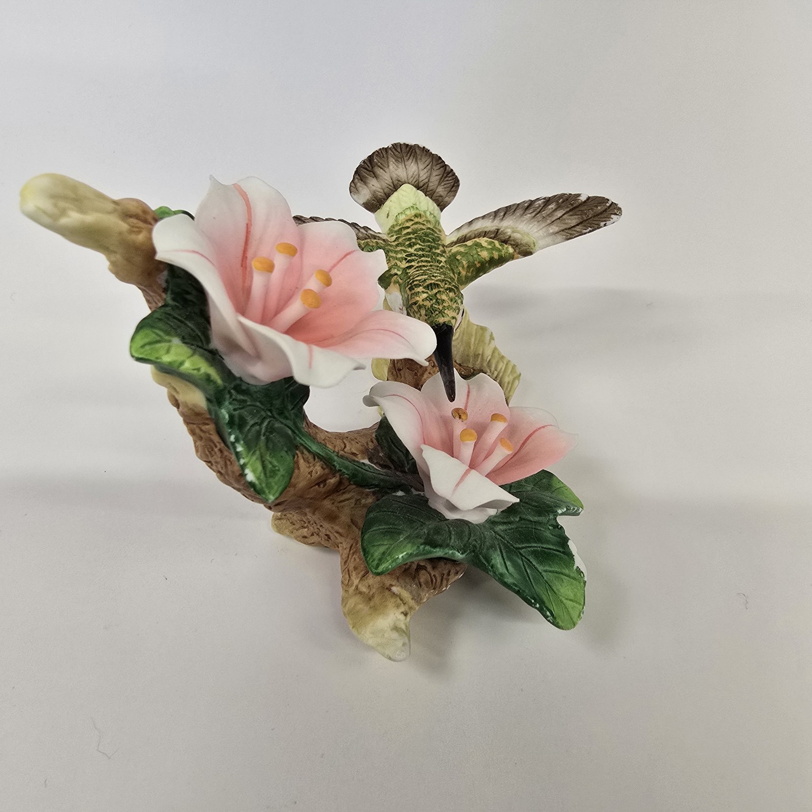 Vtg Hummingbird Figurine Porcelain Flora Avon Collectible 3″W x 4″L x 4″H