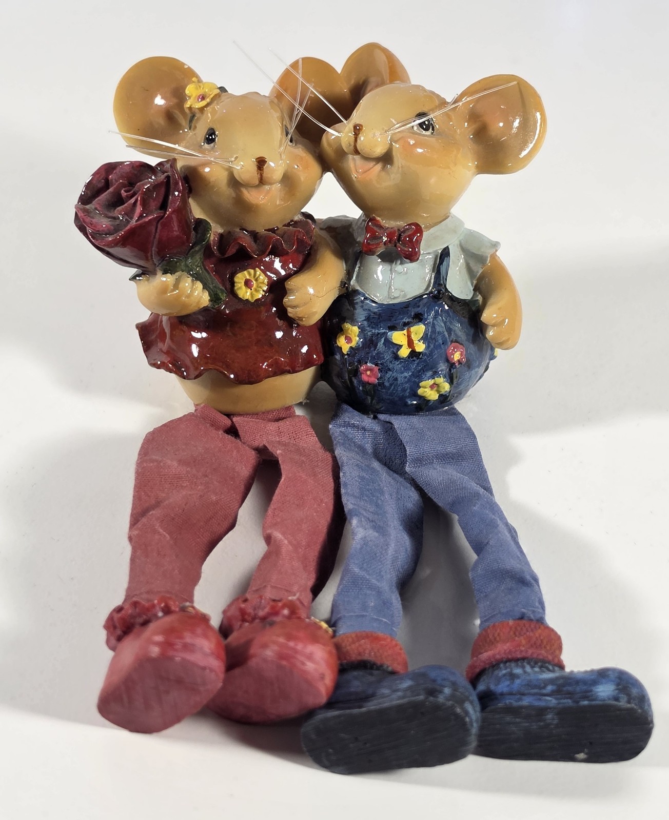 Vintage Resin Mouse Couple Shelf Sitter Fabric Dangle Legs Rose & Butterfly B12