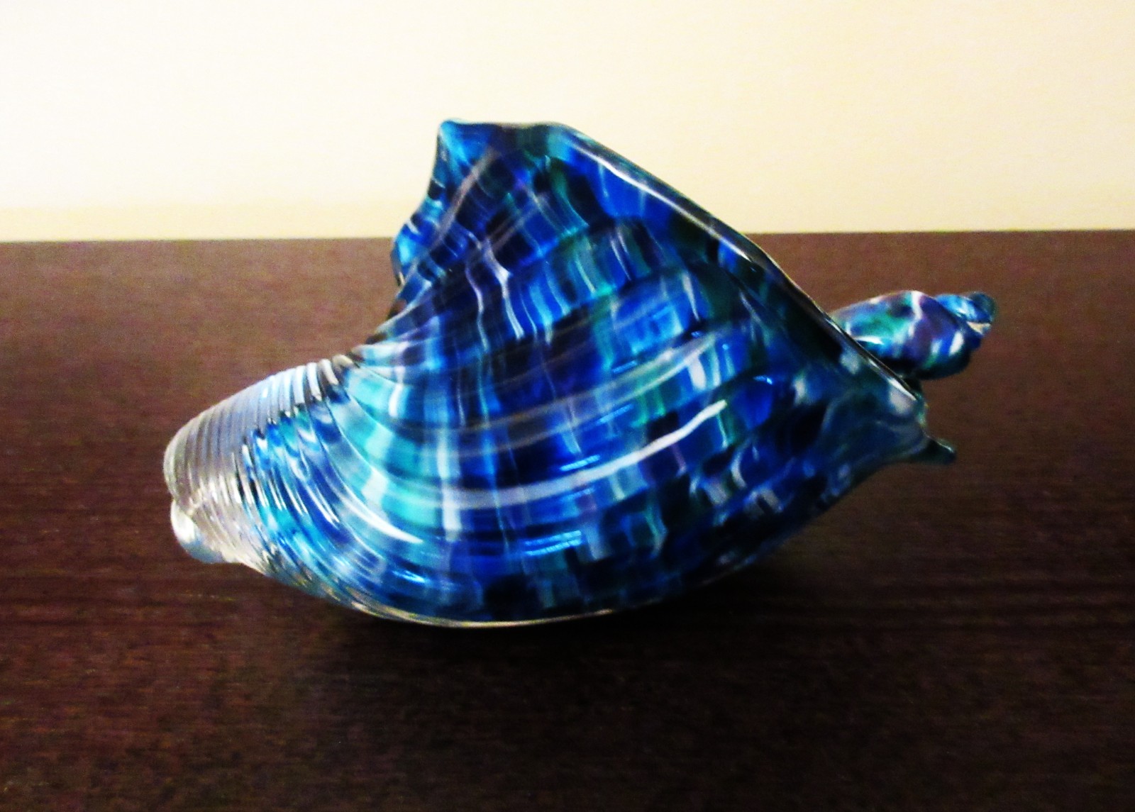 Hand Blown Art Glass Seashell Sculpture Blue Green 5.5″ BEAUTIFUL COLORS DESIGN