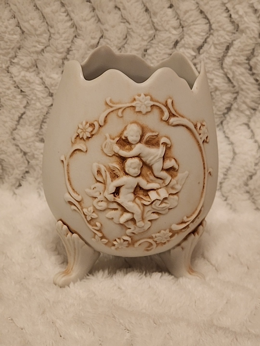 3 Footed Cracked Egg Lefton Japan #723 Angels Cherub Porcelain Vase
