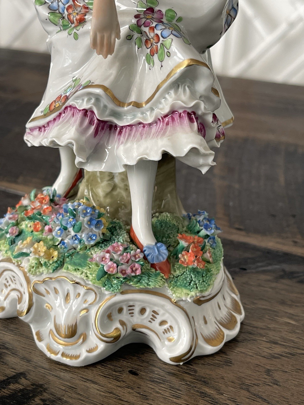 LARGE SITZENDORF GERMANY VINTAGE ANTIQUE FLOWER GIRL FIGURINE 8.5″ ~EXCELLENT