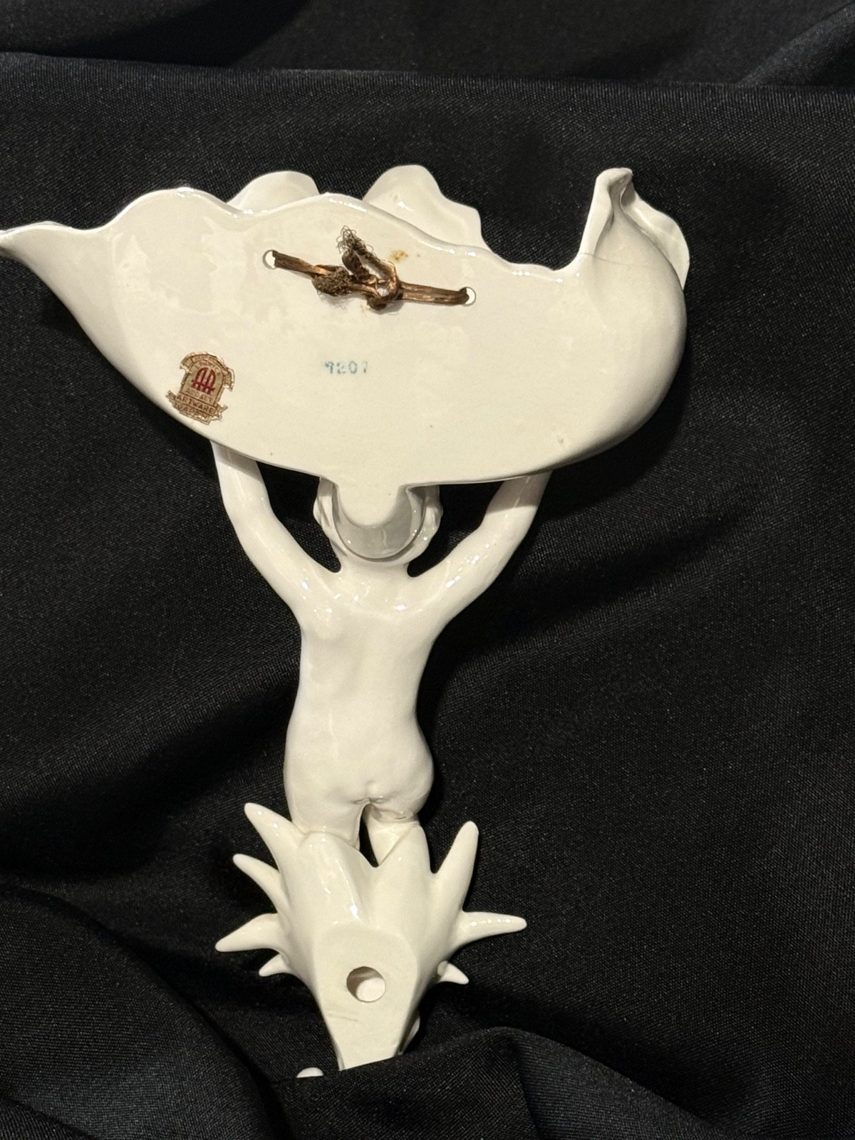 Ardalt White Porcelain Cherub Holding Shell Bowl Wall Pocket Planter 10″