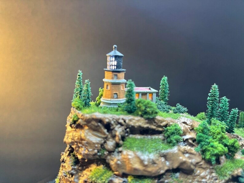 Split Rock Lighthouse Diorama w/ LED light on Elephant Rock