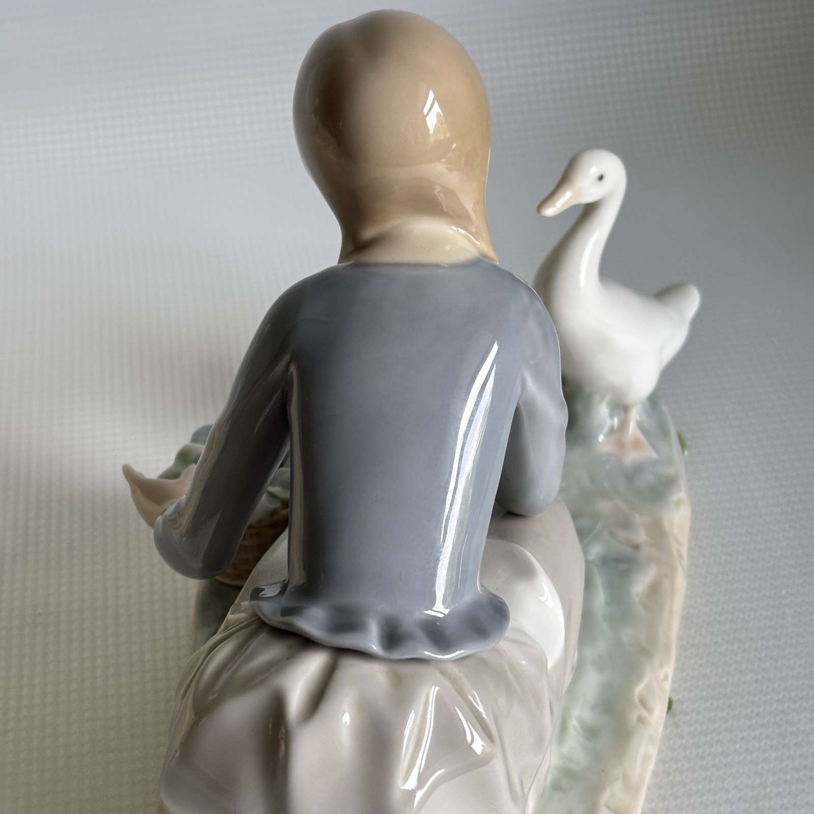 Lladro Spain #4849 Food For Ducks Retired Porcelain Figurine Spain Cabbage