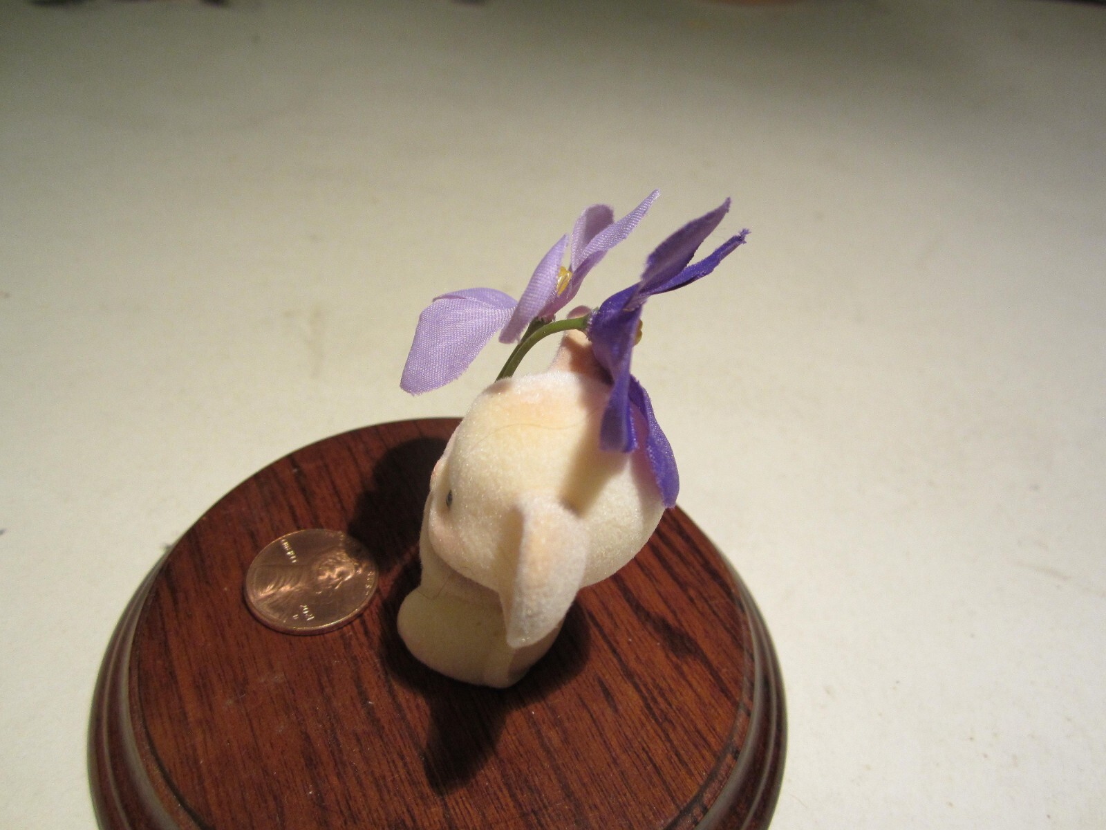 HALLMARK EASTER MERRY MINIATURE 1985 ADORABLE MOUSE WITH PURPLE VIOLET FLOWERS