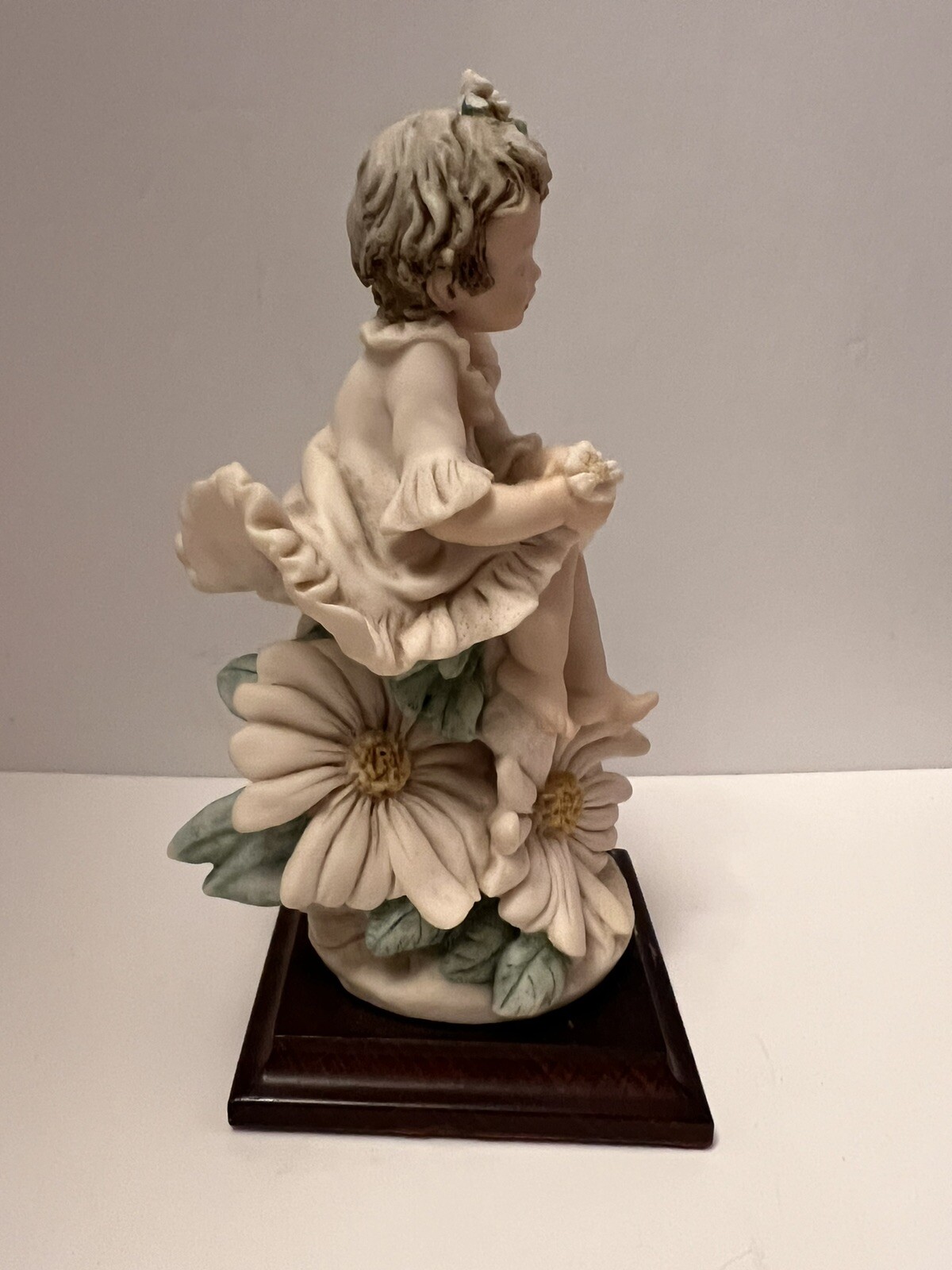 Giuseppe Armani Babette 1328C 2000 Mother’s Day Capodimonte Statue Florence Sign