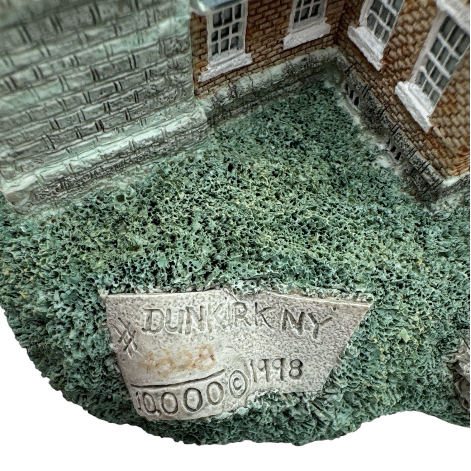 Harbour Lights 1998 Dunkirk #221 New York Lighthouse Excellent Condition