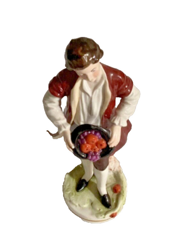 Sitzendorf Figurine 11046 Apple Seller 7″ Man Holding Basket Grapes Porcelain
