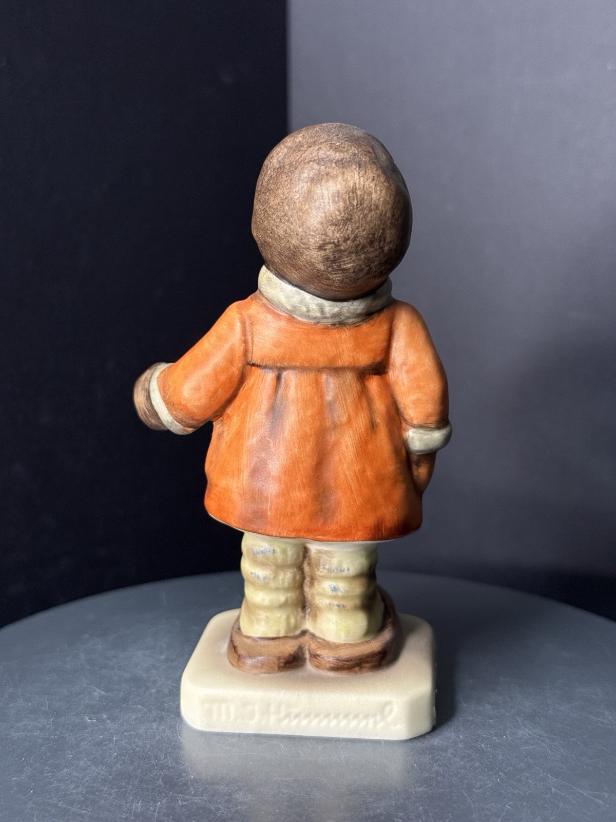 Goebel Hummel Winter Song 476 No Crazing! Mint Free Shipping