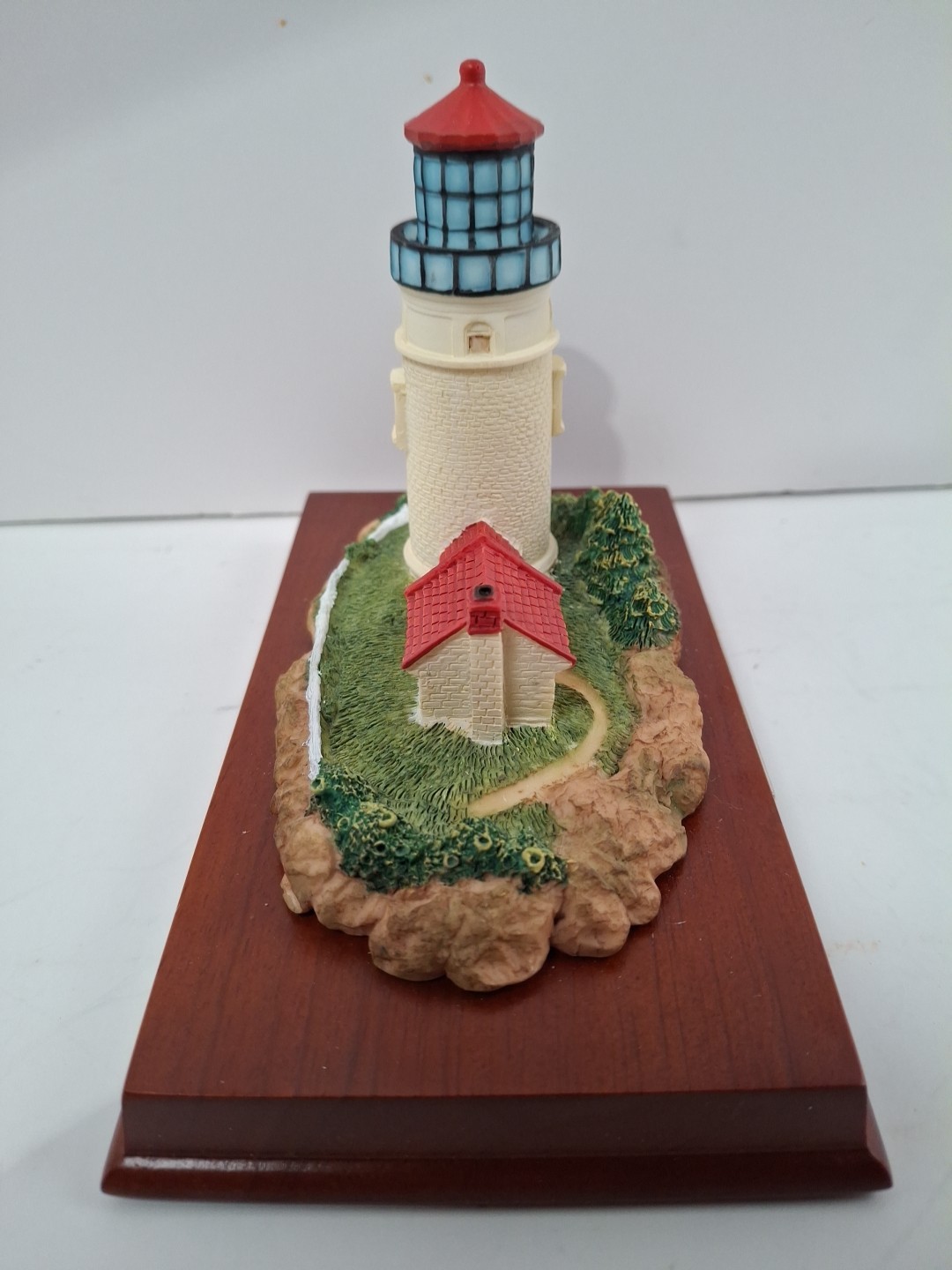 01 HECETA HEAD, OR – Resin Lighthouse on a Wood Base