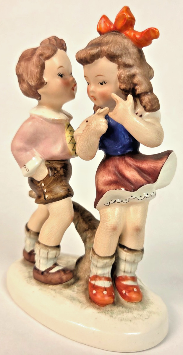 Goebel NASHA Figurine – Na 15 – Sweet News – Boy Whispering in Girl’s Ear #15