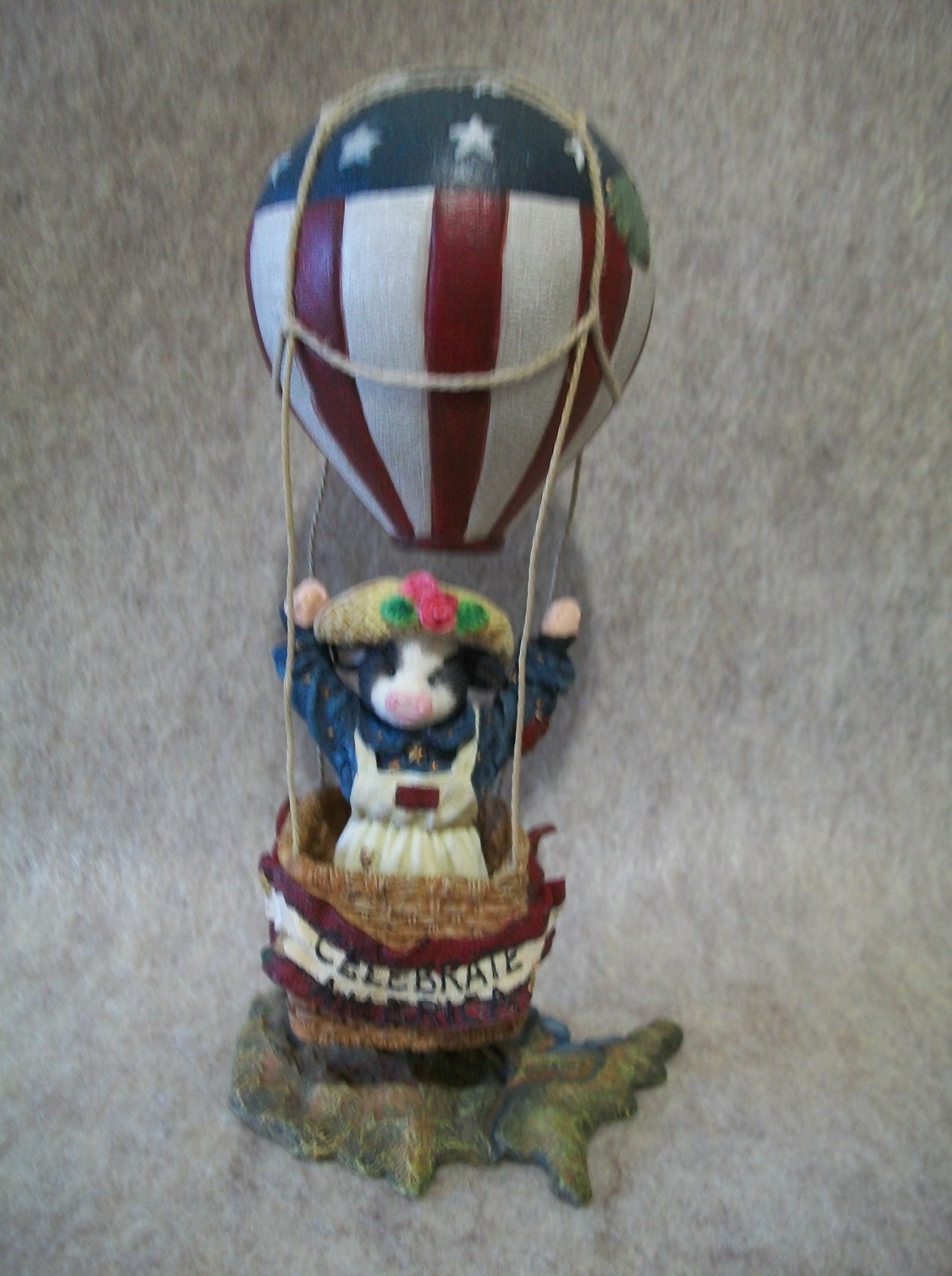 We Celebrate America – Air Balloon – Mary Moo Moo Cow Figurine