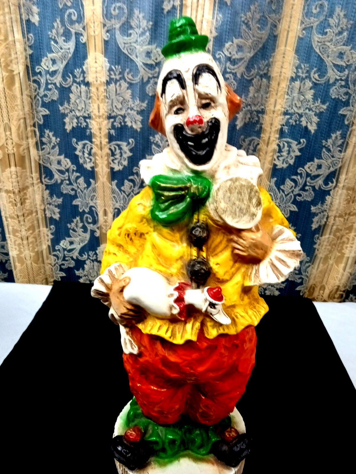 Vintage Universal Statuary Corp Clown #384 W/Duck Chalkware