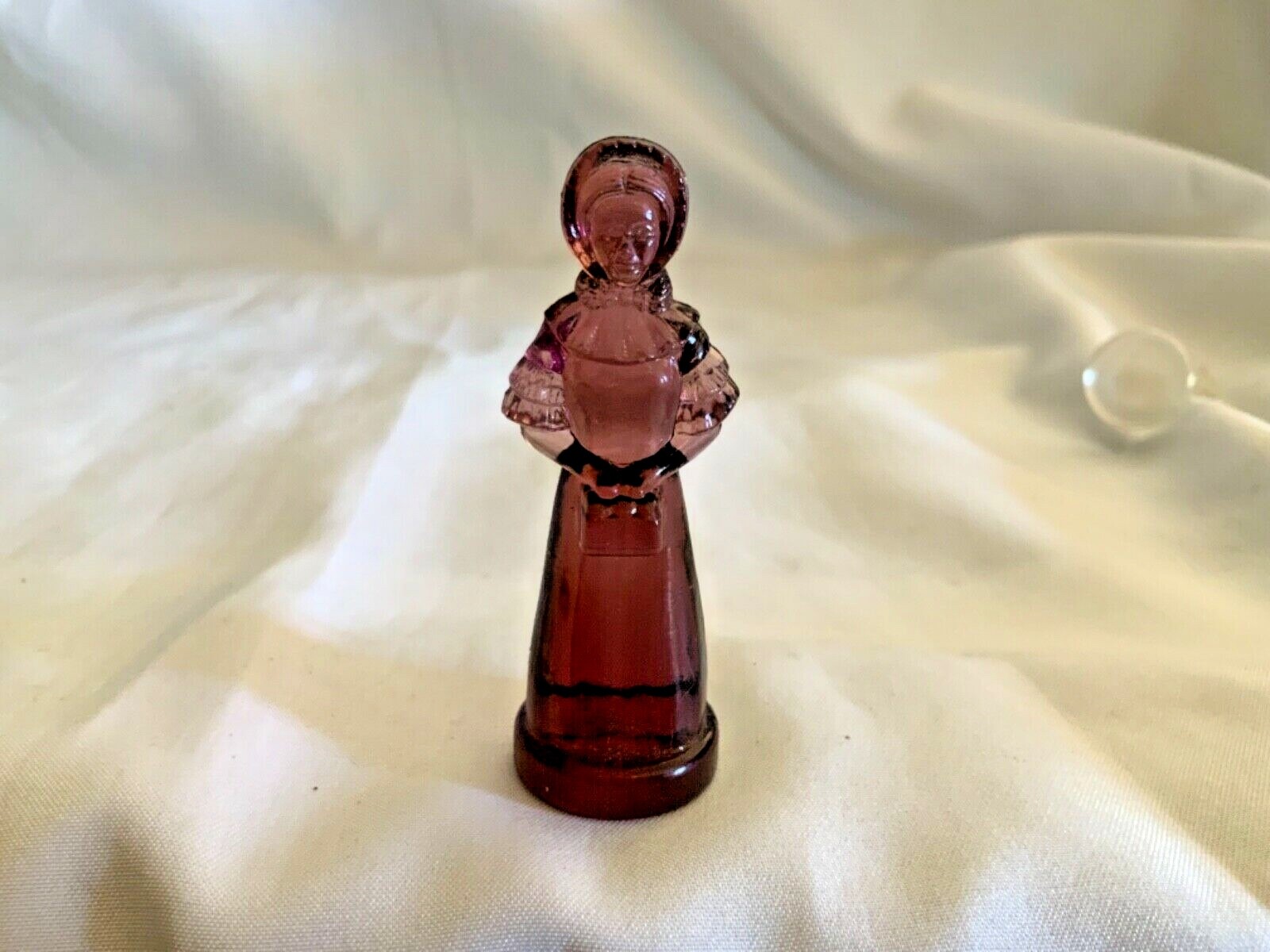 VINTAGE 1970’s Degenhart Glass Purple Colonial Priscilla Women Girl Figurine