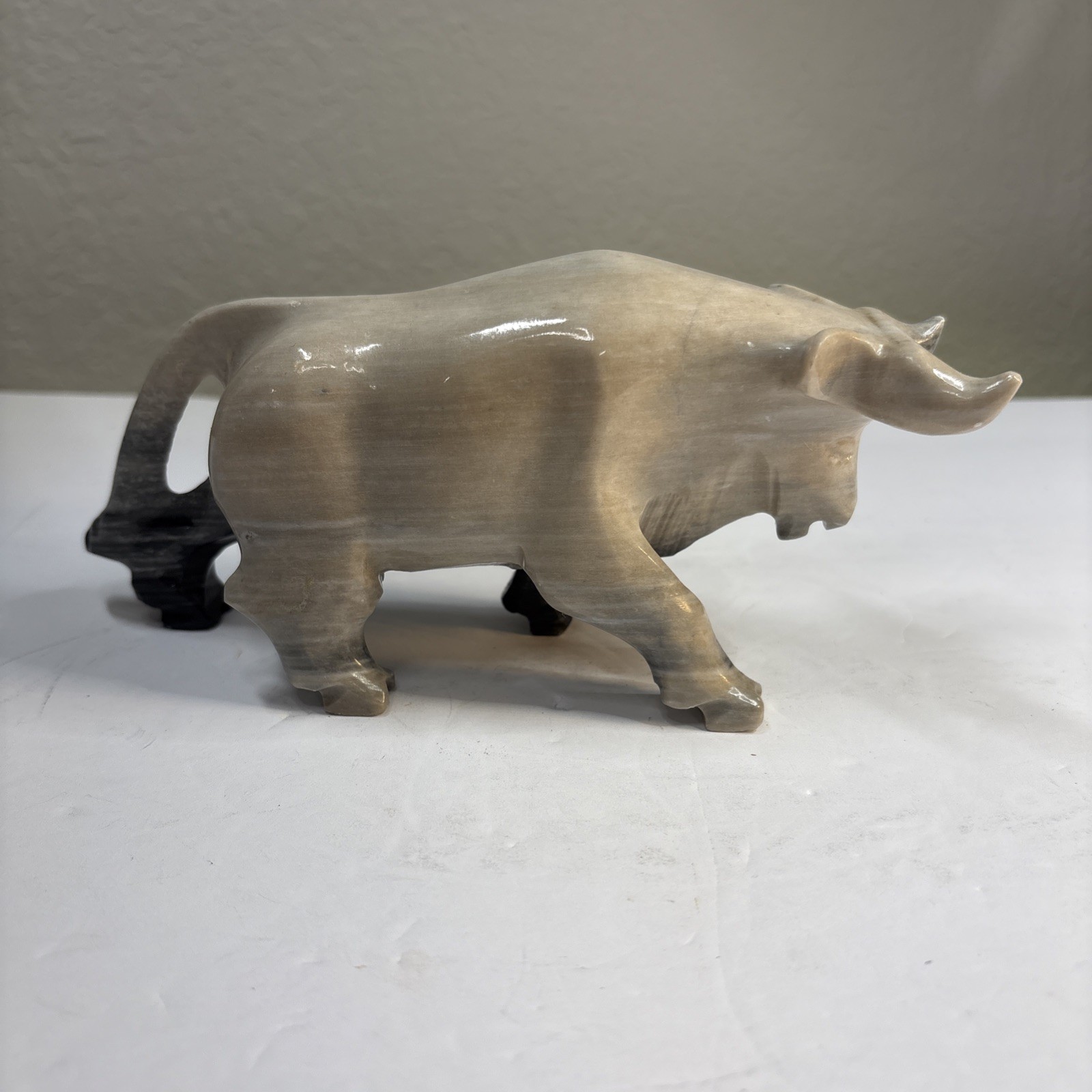 Vintage Marble Gray Black Rock Carved Bull Animal Figure Paperweight 7”