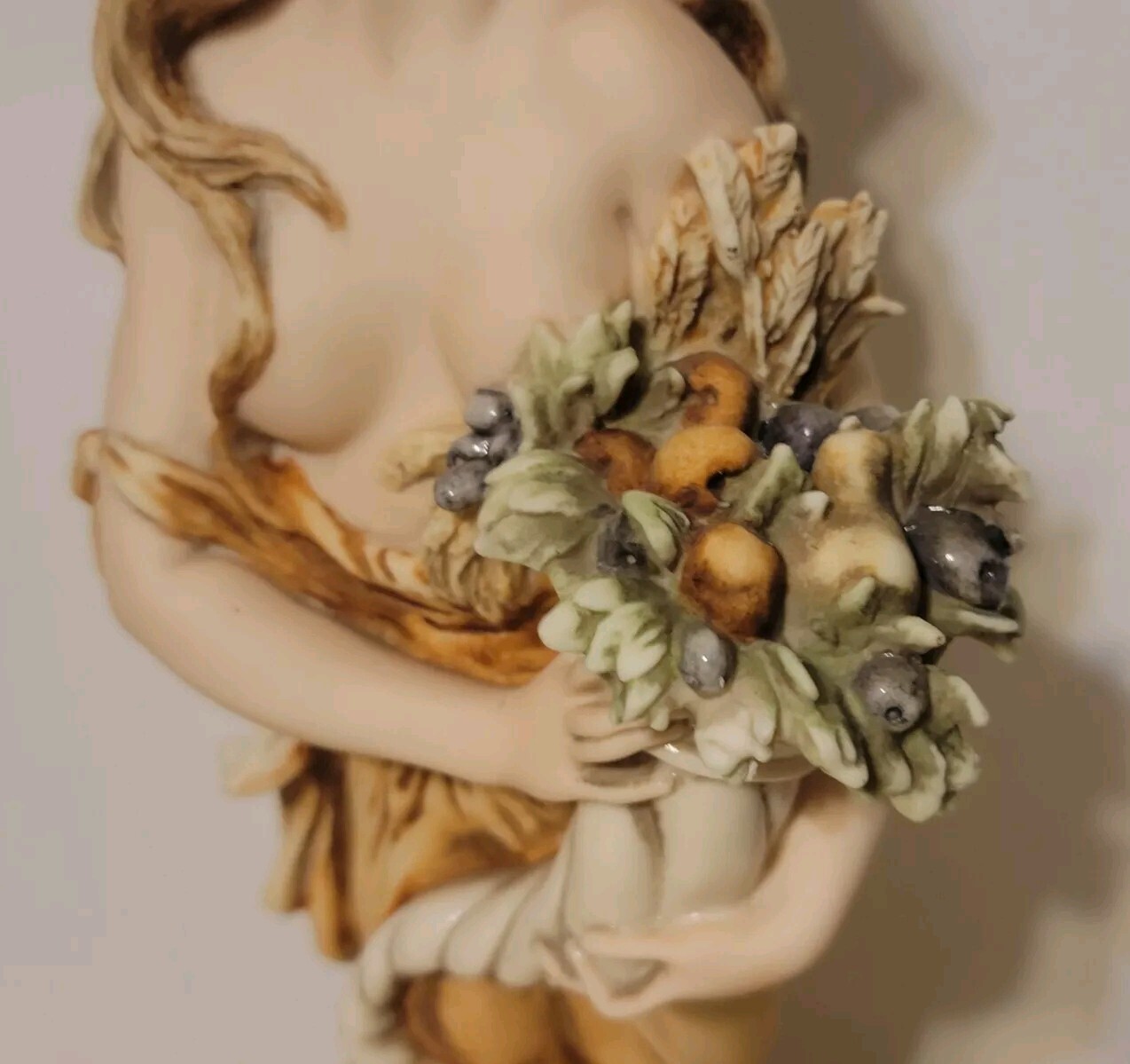 Giuseppe Armani Lady Cornucopia 0182C Figurine Capodimonte Florence Porcelain