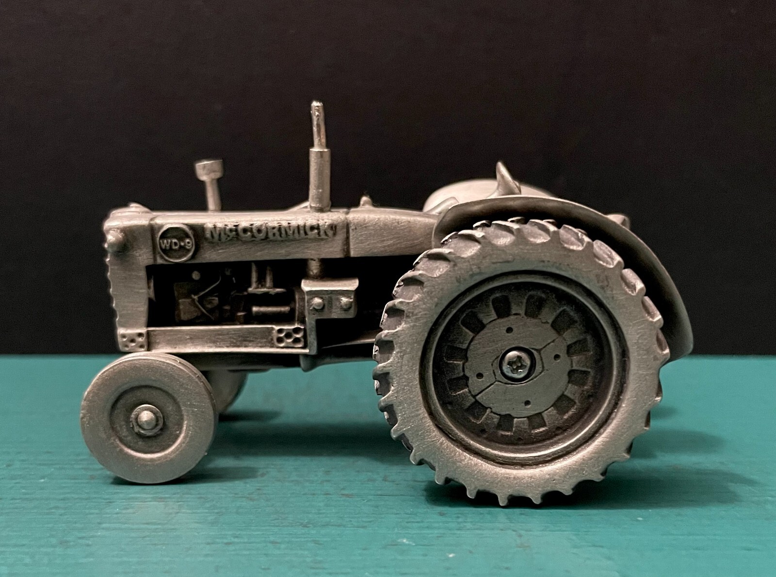 Spec Cast Pewter Case McCormick WD-9 Tractor Farm Tool Equipment Model Figurine