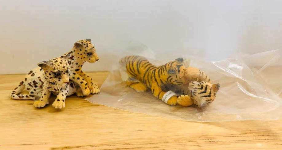 Bullyland 63664 Tiger Cubs 63662 Cheetah Cubs Figure Model Figure