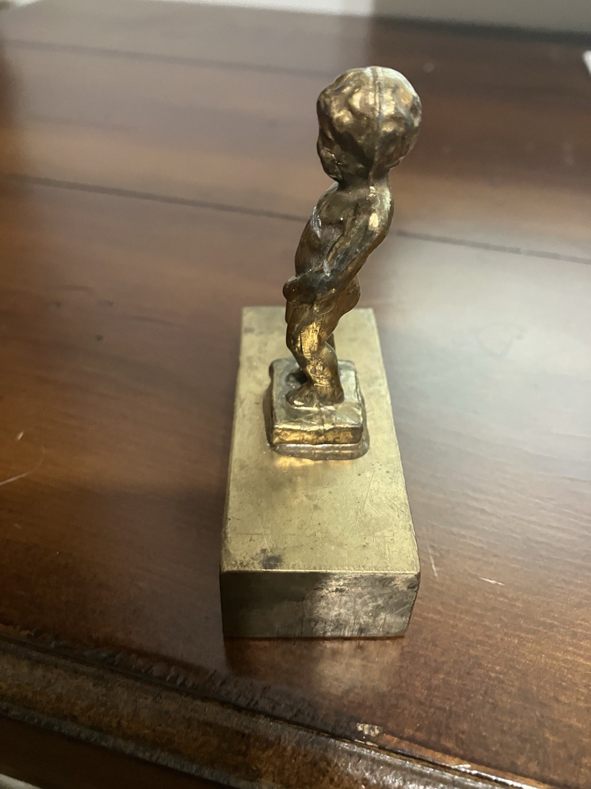 Bruxelles Boy Peeing Metal Statue, On All brass Base. Vintage Souvenir.