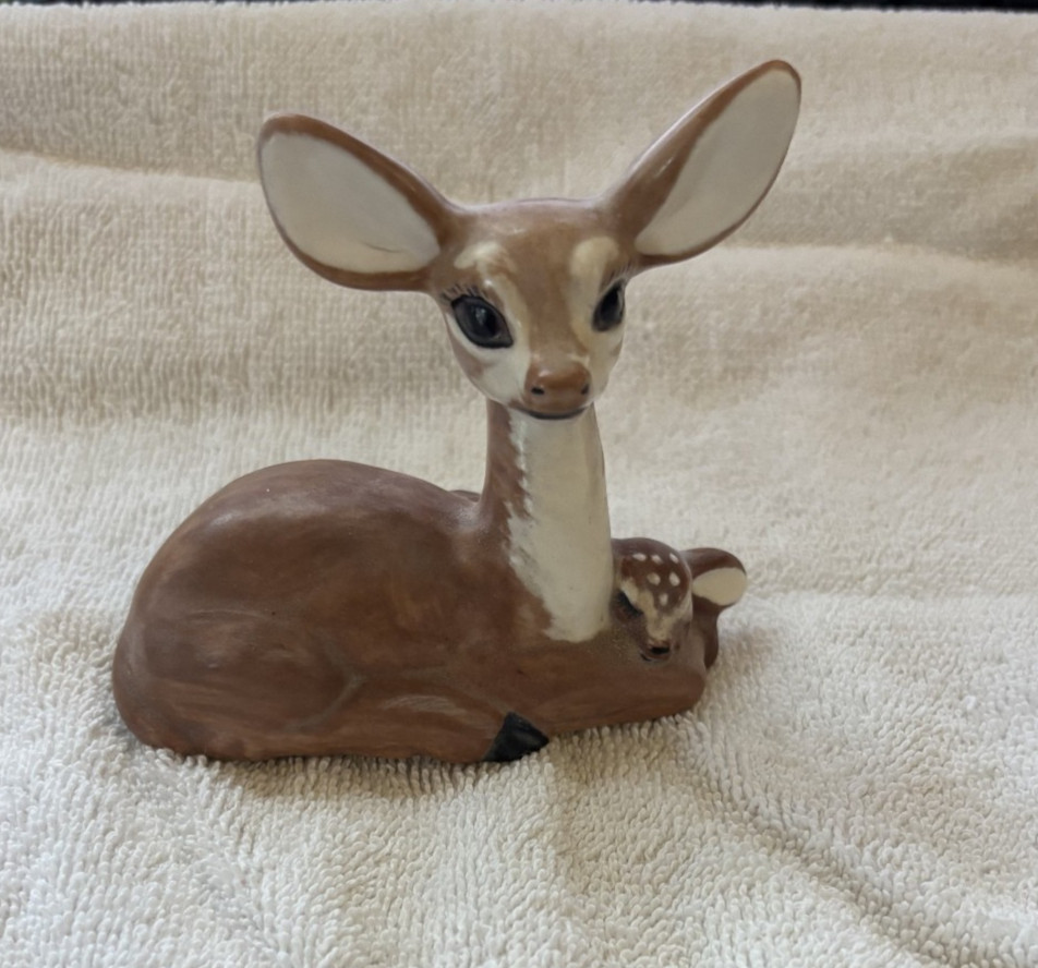 Vintage Ceramic Doe Deer and Fawn Lying Down Figurine