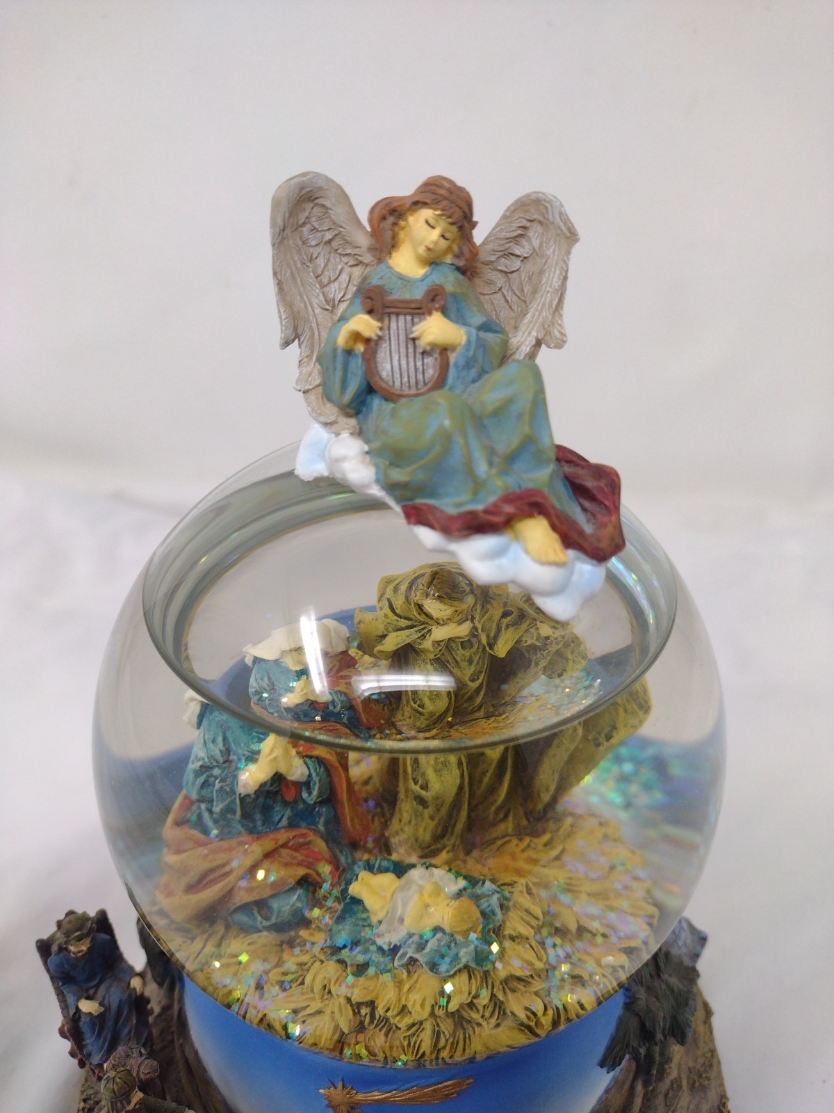 San Francisco Music Box Company Snow globe ” Oh, Little Town Of Bethlehem”