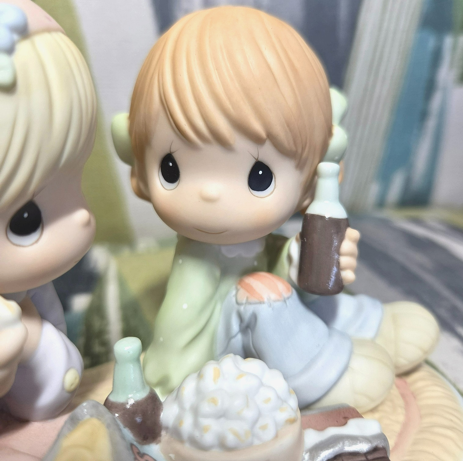 Precious Moments The Sweetest Treat Is Friendship Girls Snack Figurine Club Excl