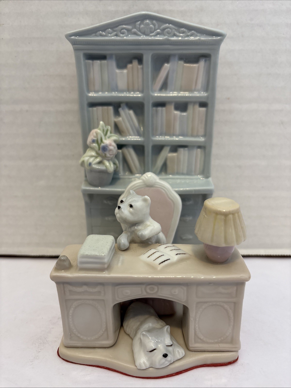 Vintage/Pre-Owned*Simson Home Buddies “The Library” Dogs at Desk w/Book Figurine