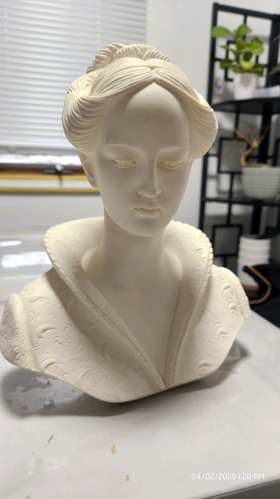 Arnoldo Giannelli Bust Of A Woman statue 10 inches high 8.5 inches width beige