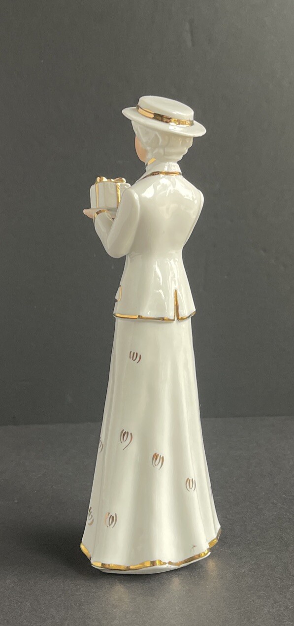 Vtg Piero Elegant Lady w/ Present – Gold Trimmed Porcelain Figurine *SEE PHOTOS*
