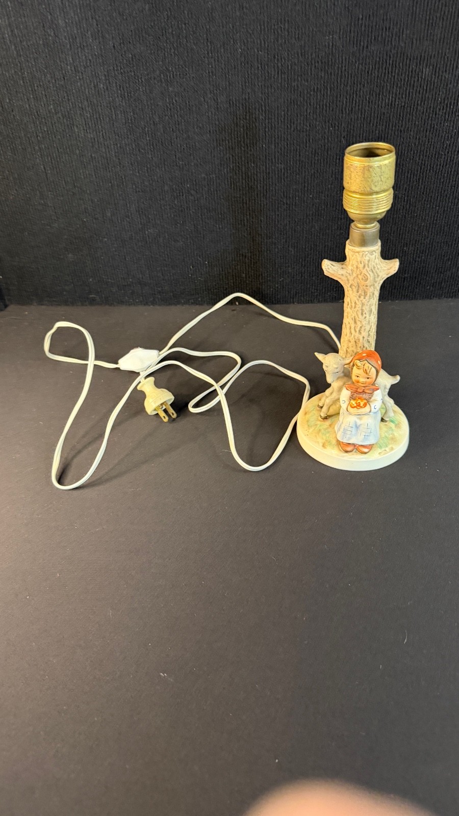 Hummel Figurine No.228 ” Good Friends” Table lamp 10″ High