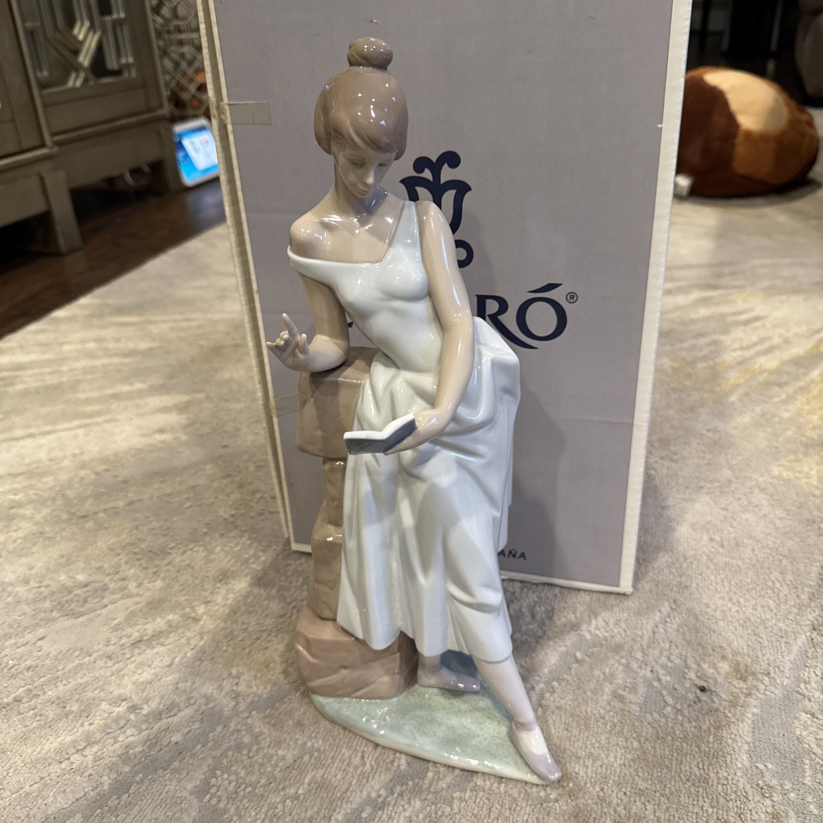 Lladro “Sweet Verses” Delicados Versos 06448 in Original box Excellent Shape