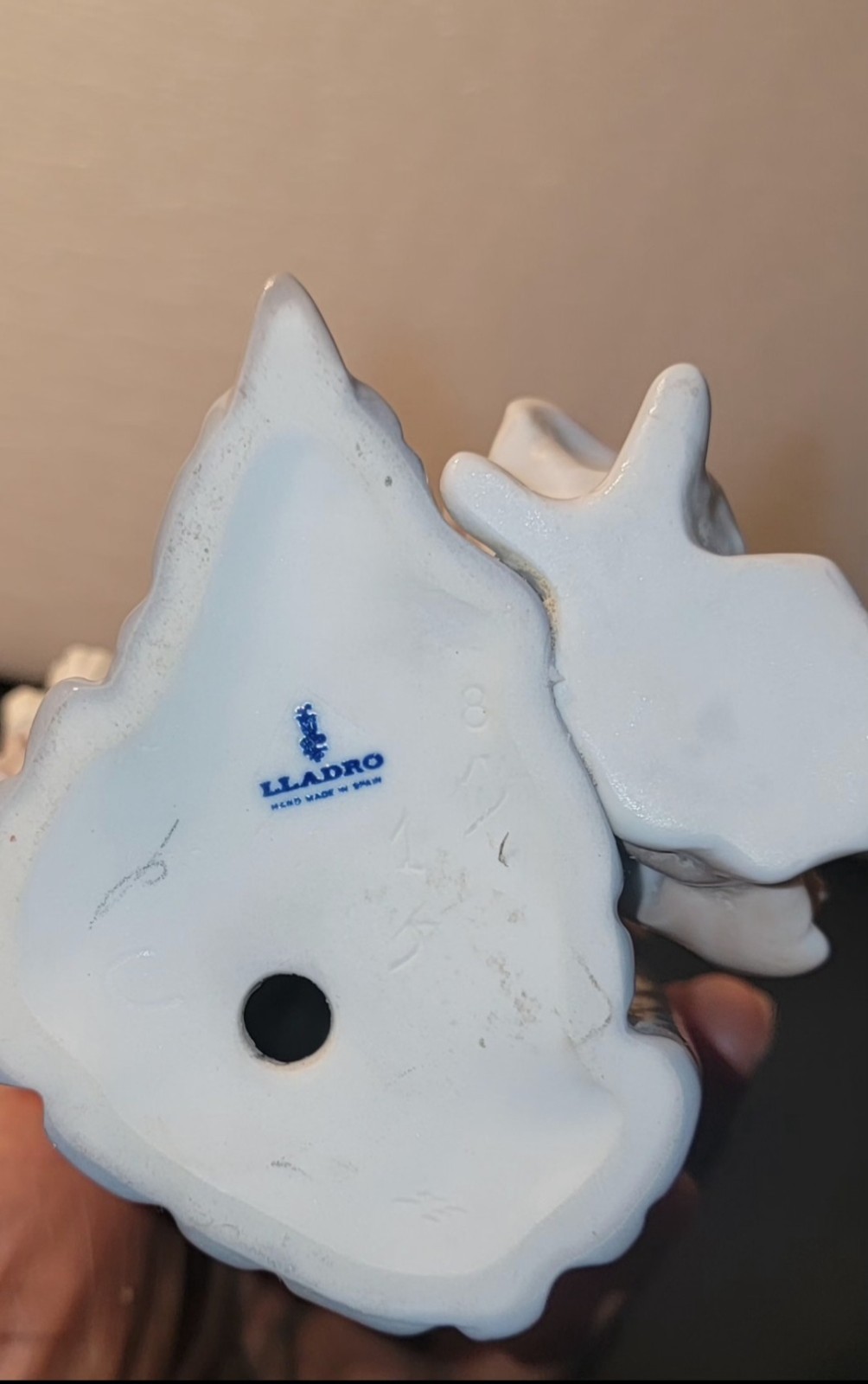 VINTAGE LLADRO SIGNED FIGURINE LADY WITH DOG AND UMBRELLA IN HAND 15″ HIGH
