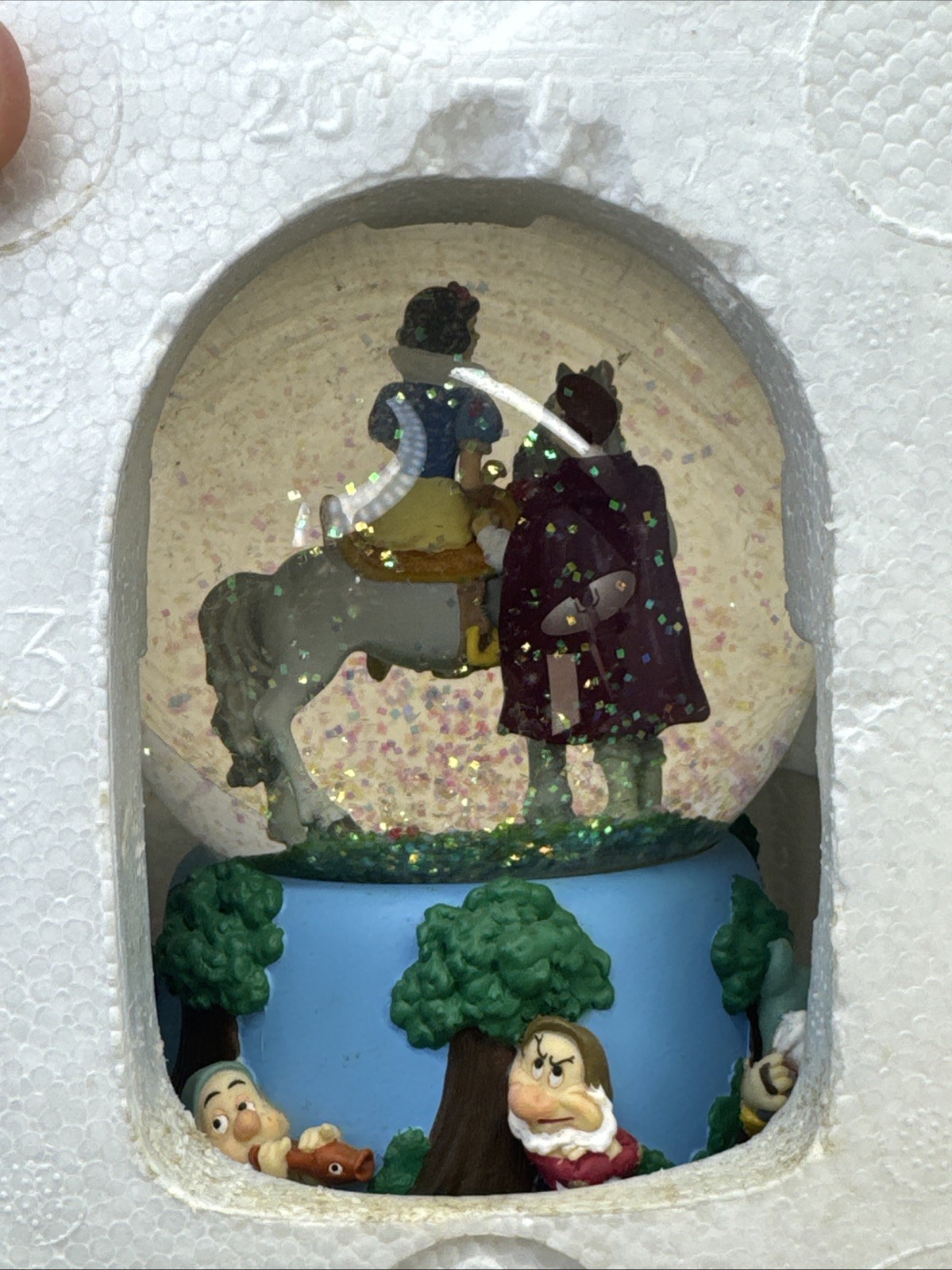 Vintage Snow White Seven Dwarfs Disney Musical Snow Globe I Love You Truly w Box