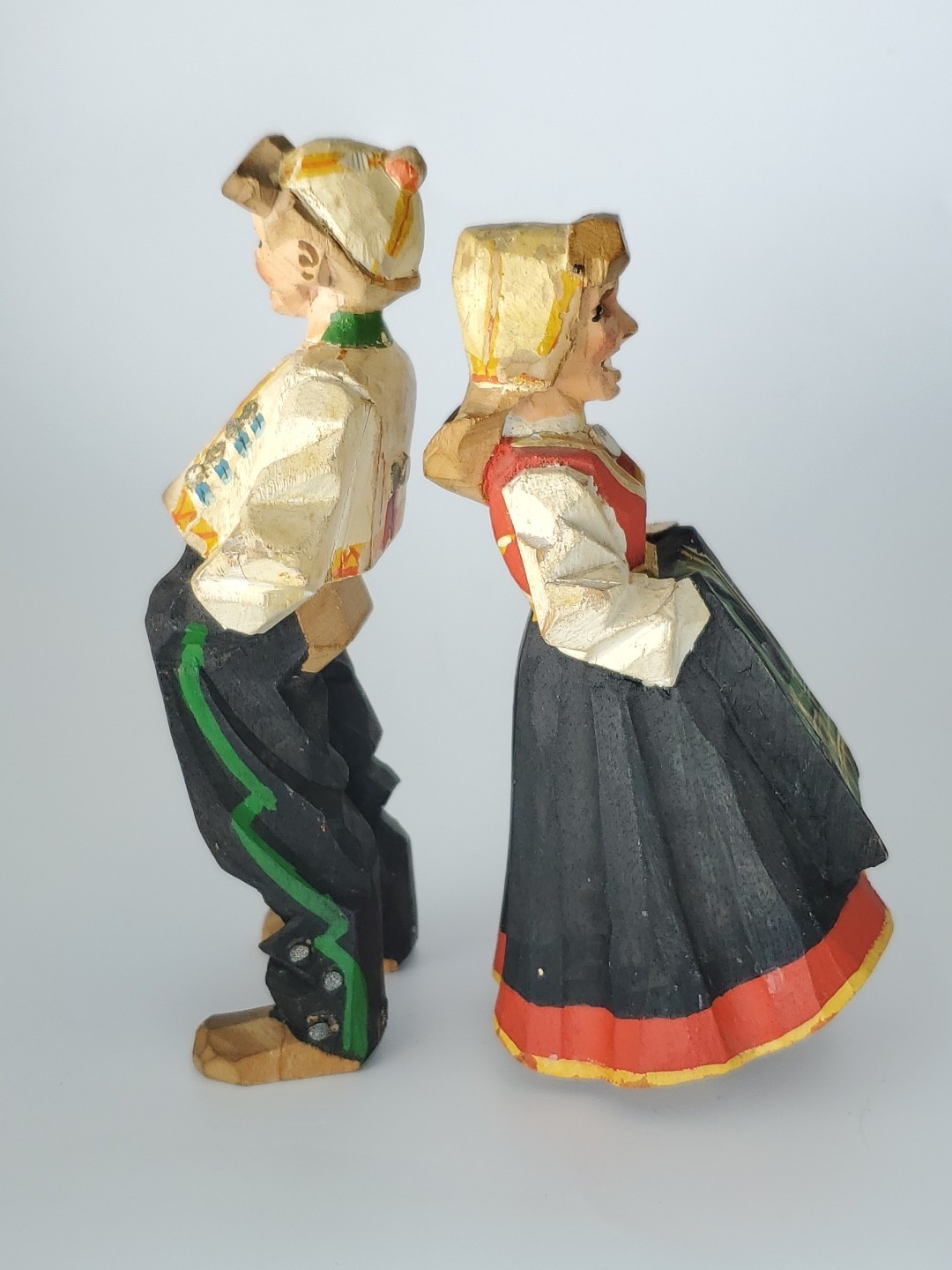 Vtg Henning Hand Carved & Painted Couple From Norway Norwegian Folk Art Figurine