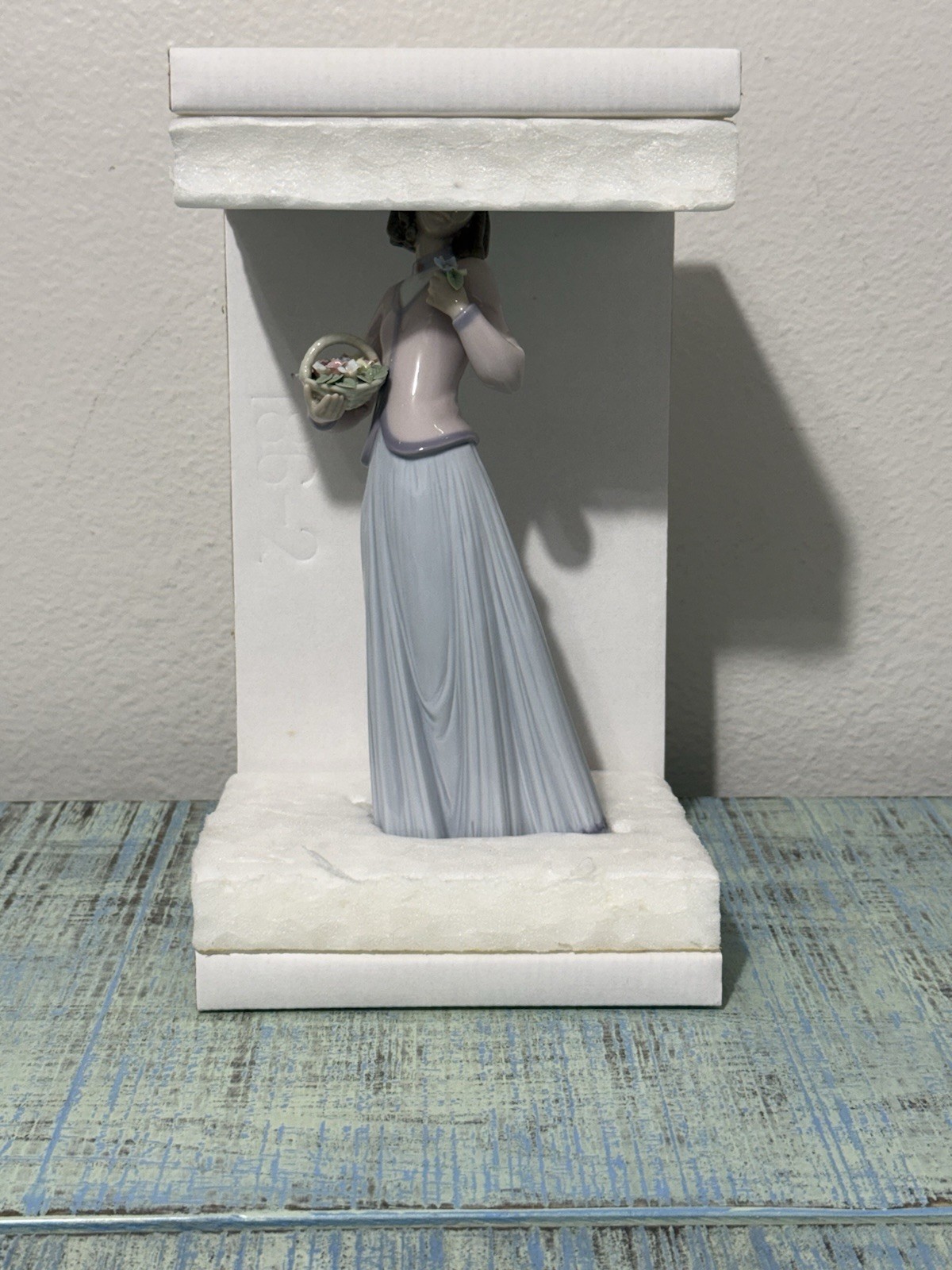 Lladro Innocence in Bloom #7644 Porcelain Figure 1996 Retired Vintage Mint