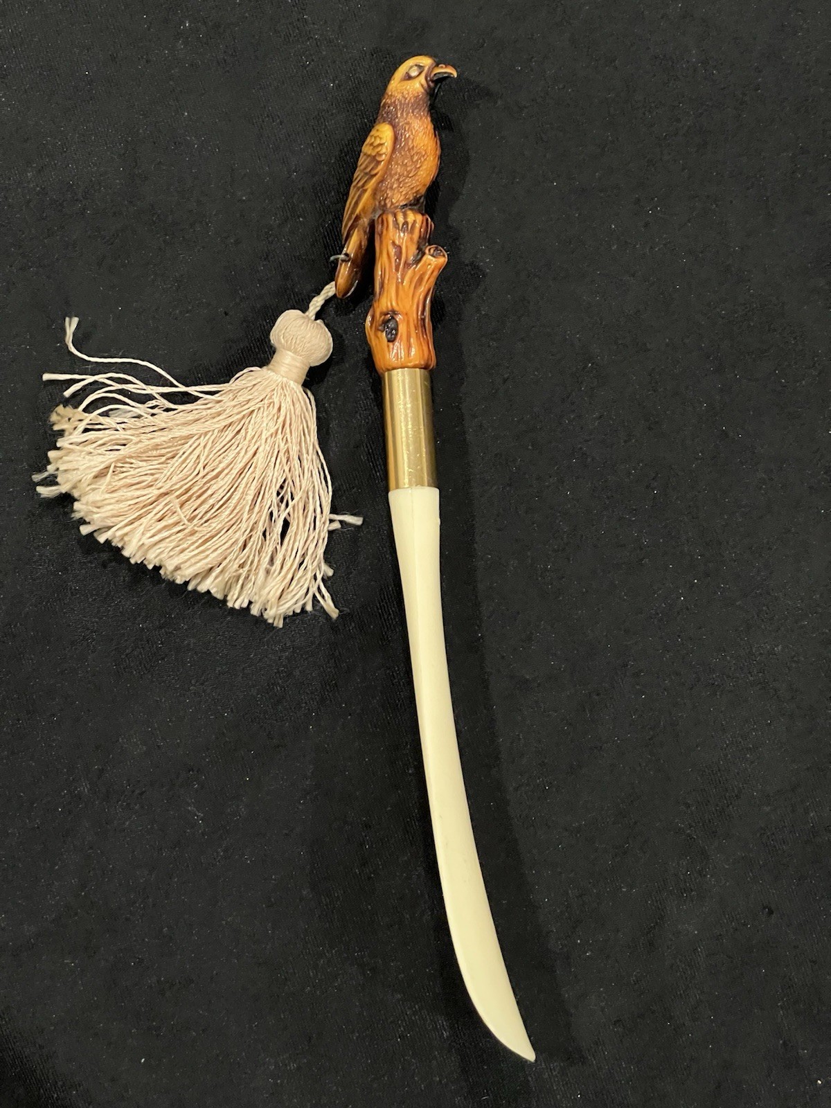 Vintage Japan 10” Carved Resin Bird Shoe Horn Faux Ivory Eagle Hawk Tassel Valet